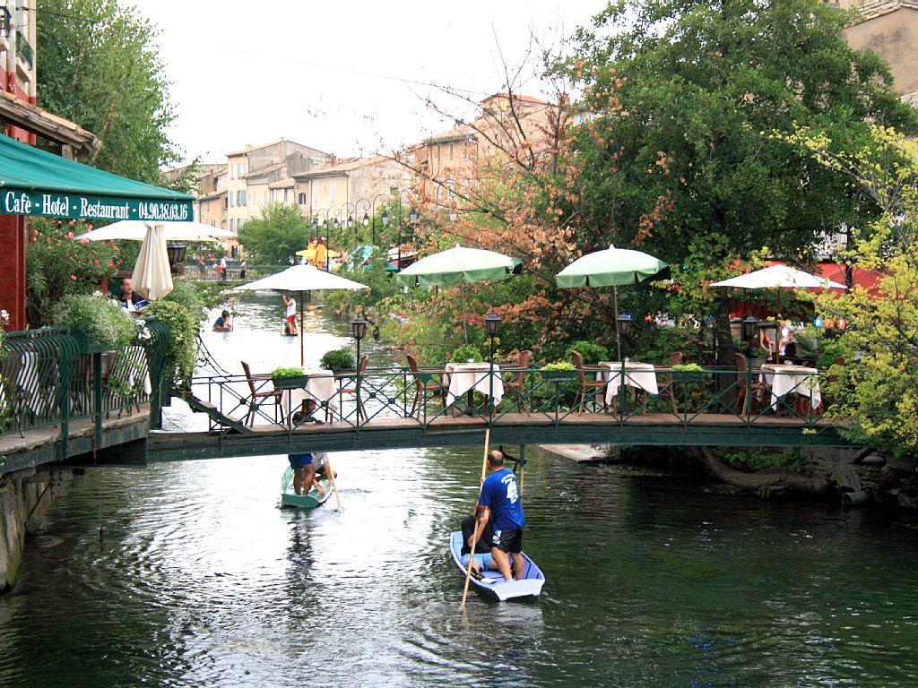 Studio De Charme Avec Sa Terrasse En Plein Coeur De Ville LʼIsle-sur-la-Sorgue Buitenkant foto